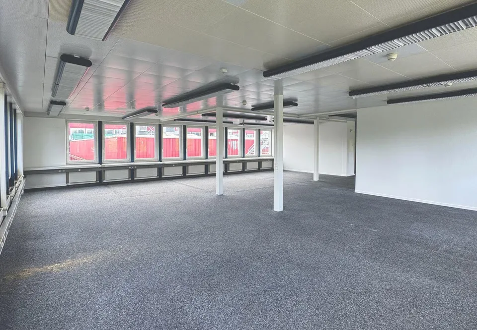 Preiswerte Bürofläche mit 318 m² – ideal für KMU oder Kombination m... – Foto 10 von 15