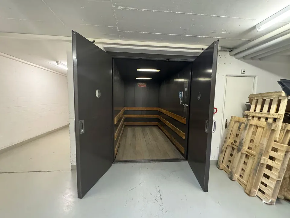 580m² Moderne Gewerbefläche mit Laderampe – foto 2 di 15