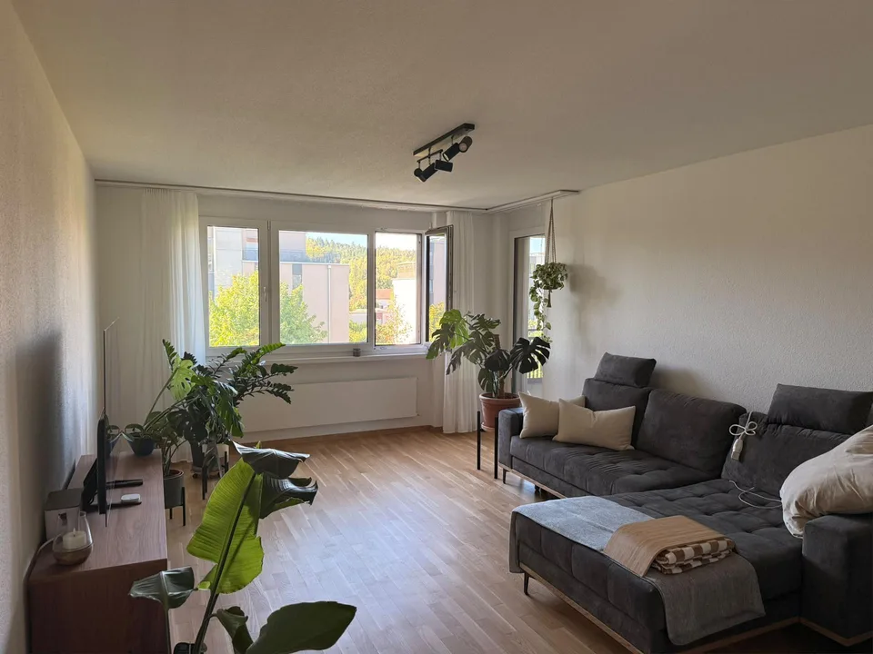 Helle 3.5-Zimmer-Wohnung in Suhr zu vermieten
