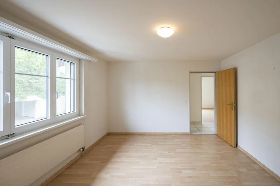 Helle und ruhige 4-Zimmer-Wohnung – photo 7 of 13