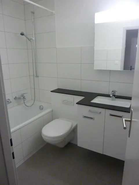 Moderne 1.5-Zimmerwohnung mit Balkon an top Lage – Foto 3 von 7