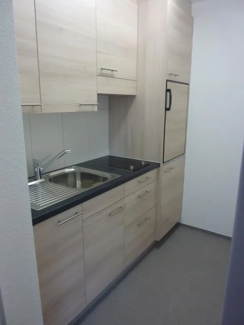 Moderne 1.5-Zimmerwohnung mit Balkon an top Lage – Foto 2 von 7