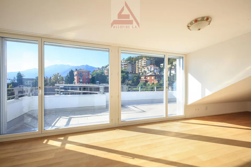 Wunderschöne 3.5-Zimmer-Attikawohnung / Splendido attico di 3. – Foto 6 von 8