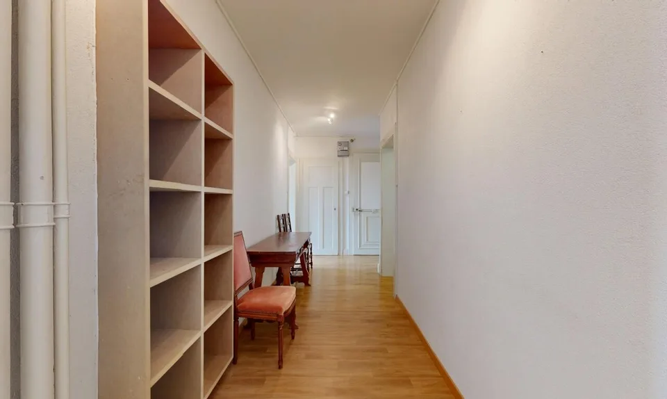 Spacious 2.5-room apartment with large garage – photo 2 of 20