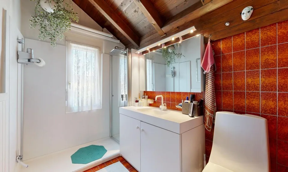 Freistehendes Einfamilienhaus mit unverbaubarer Aussicht – Foto 9 von 11