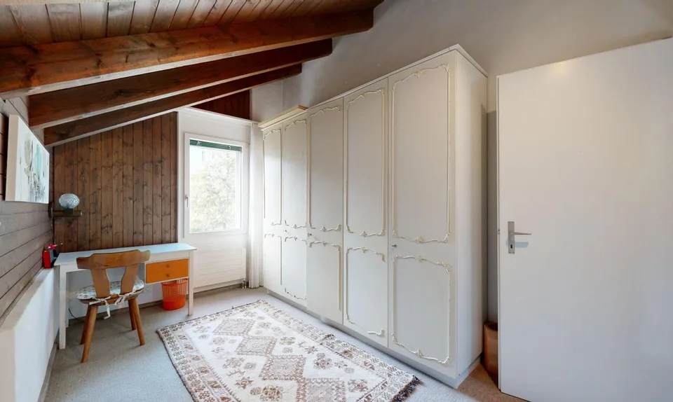Freistehendes Einfamilienhaus mit unverbaubarer Aussicht – Foto 10 von 11
