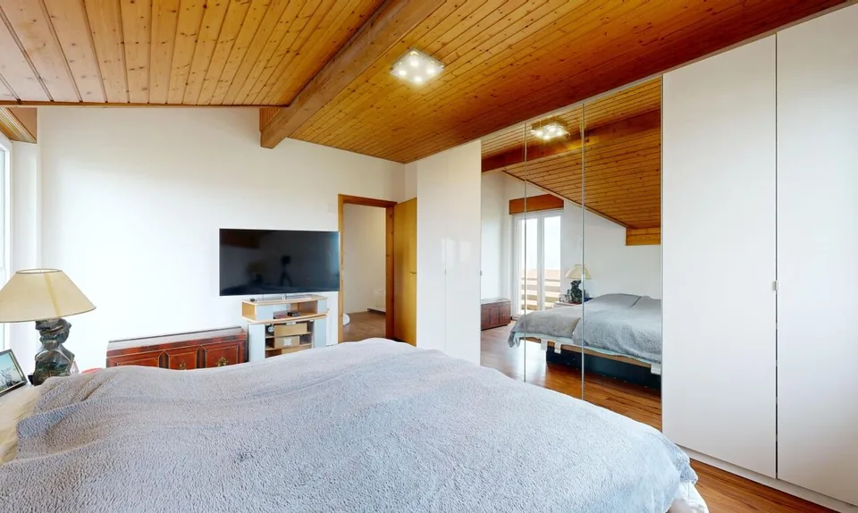 Geräumiges Familienhaus mit großem Außenbereich und schöner Ausrichtung – Foto 10 von 11