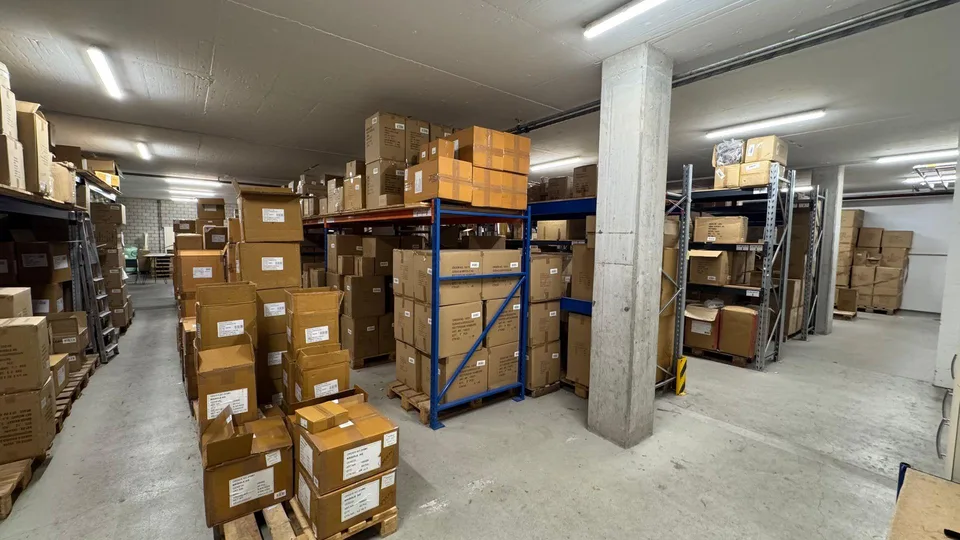 Zentrale Lagerfläche in der Industriezone Burgdorf – foto 8 di 16