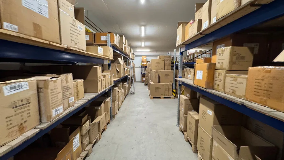Zentrale Lagerfläche in der Industriezone Burgdorf – foto 10 di 16