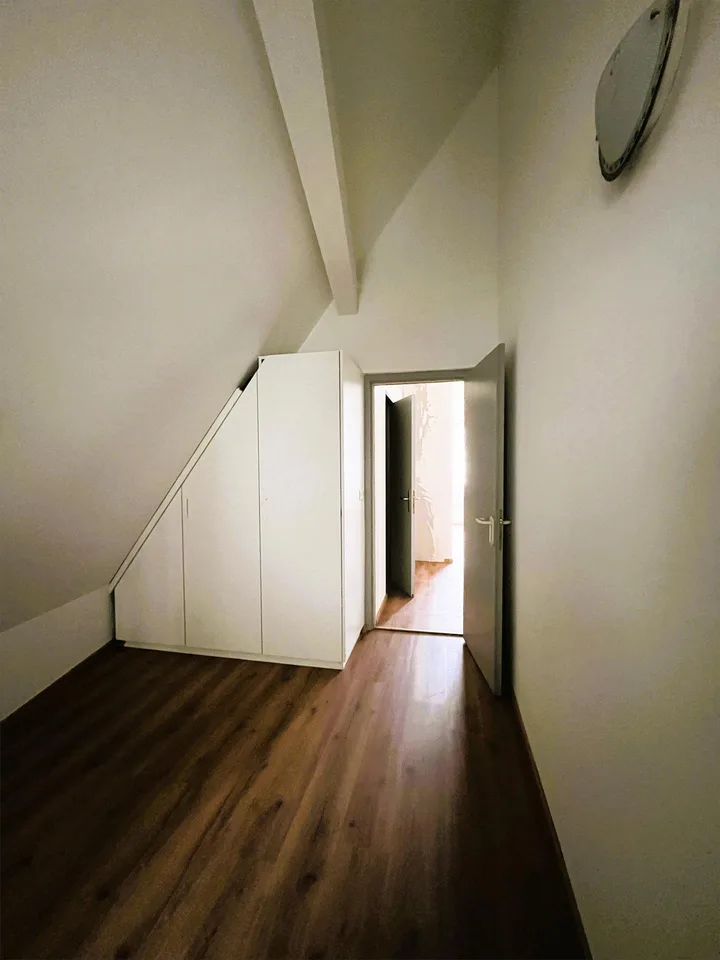 Charmante 3.5 Dachwohnung im Herzen von Chur – Foto 3 von 5