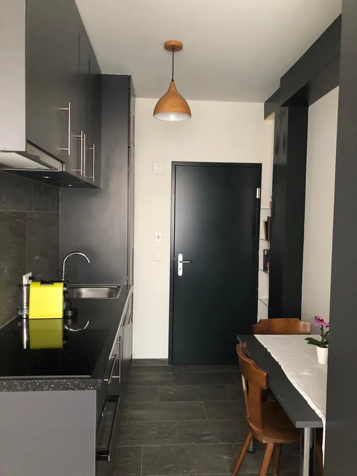 1 Zimmer Studio mit Küche und Bad/Dusche/WC