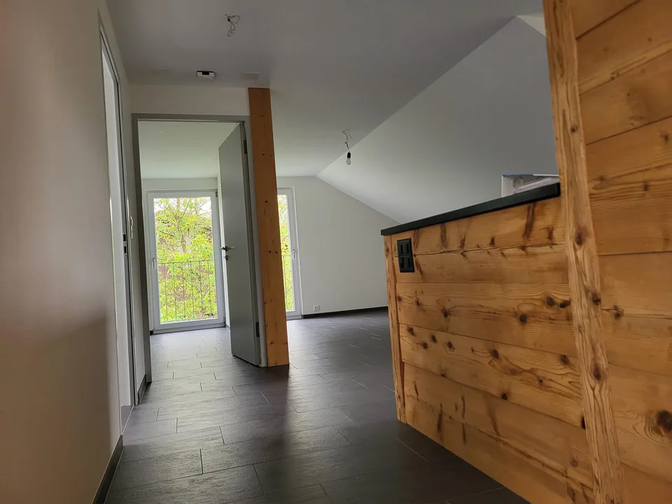 Helle und grosszügige 2 1/2 Wohnung zu Vermieten