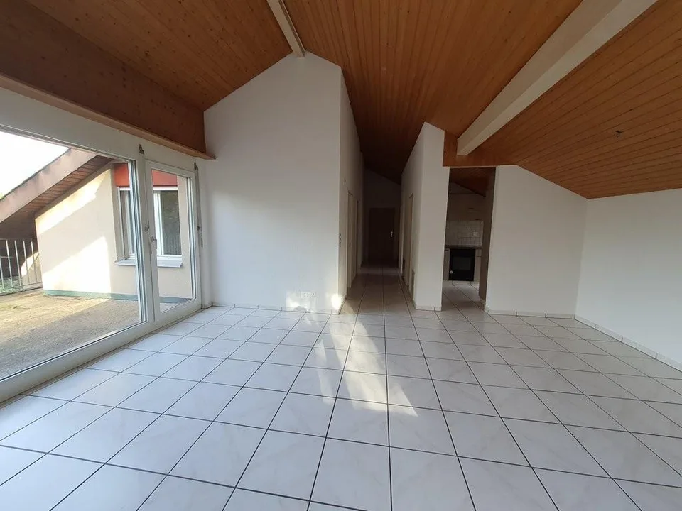 Schöne und Helle 4.5- Zimmer-Dachwohnung