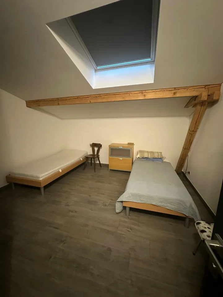 Schöne 4.5 Zimmer Dachwohnung mit Balkon