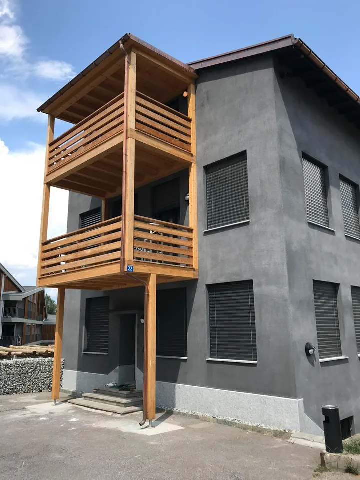 Schöne 4.5 Zimmer Dachwohnung mit Balkon