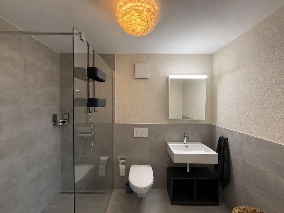 Helle möblierte 2.5-Zimmerwohnung mit Weitsicht in Zürich-Wipkingen – foto 2 di 7