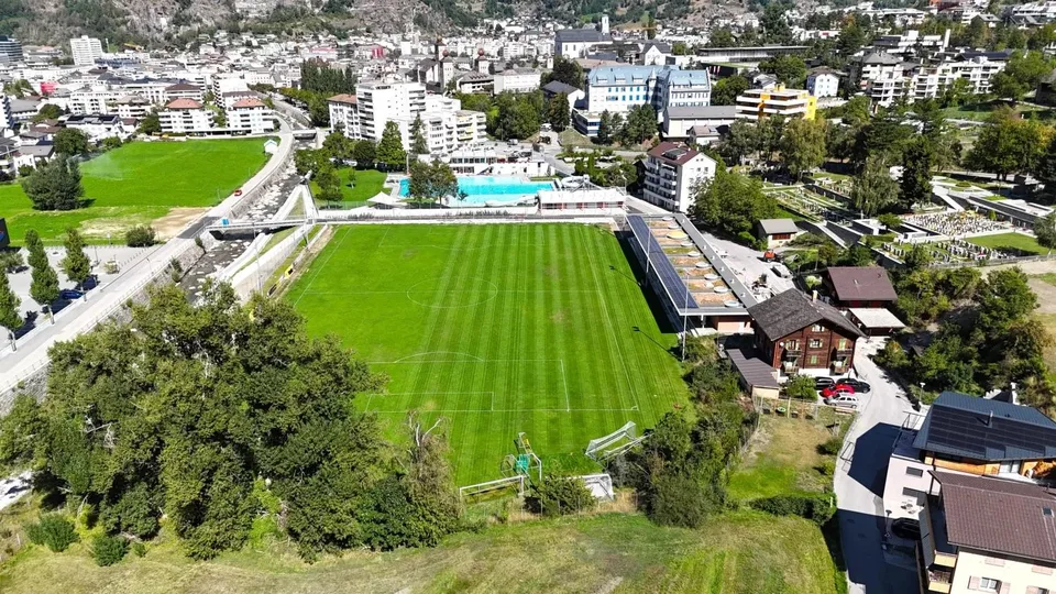 Parcelle spaziosa nella zona residenziale W4 a Brig – foto 2 di 23
