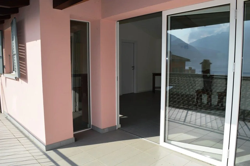 CASA DI NUCLEO COMPLETAMENTE RISTRUTTURATA CON TERRAZZA – foto 5 di 13
