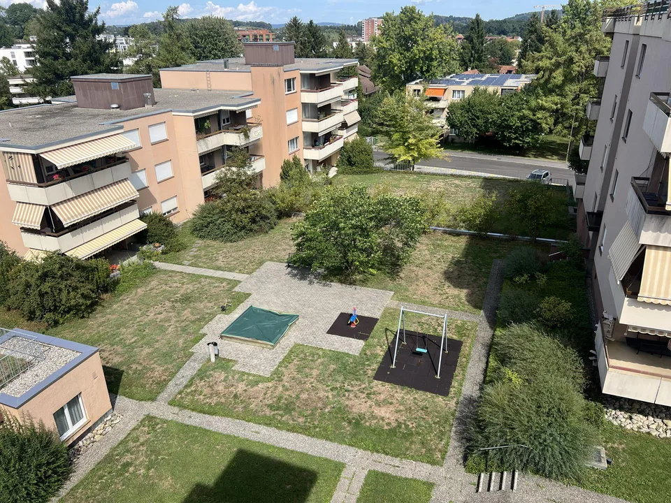 Affascinante appartamento di 4 locali con balcone e piscina coperta a Oberwinterthur – foto 13 di 13