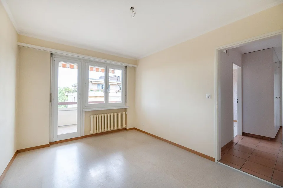 Affascinante appartamento di 4 locali con balcone e piscina coperta a Oberwinterthur – foto 6 di 13