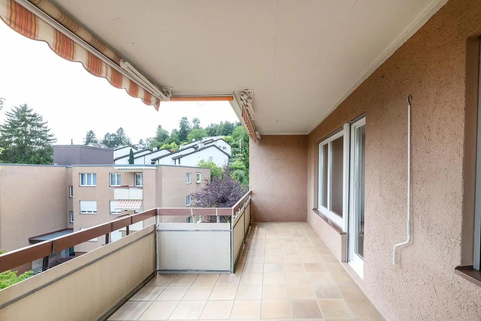 Affascinante appartamento di 4 locali con balcone e piscina coperta a Oberwinterthur – foto 11 di 13