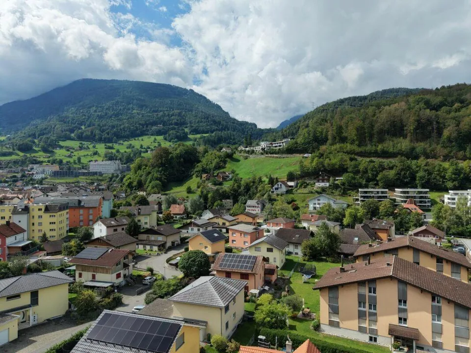Charmante 1.5-Zimmer-Dachwohnung mit Aussicht in Mels SG