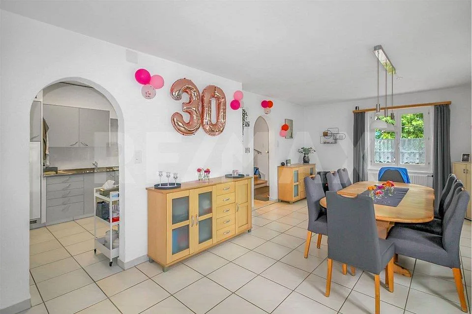 Maison unifamiliale 4½ pièces avec espace de vie généreux dans un emplacement central – photo 6 sur 13