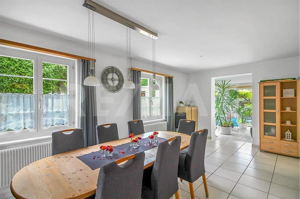 Maison unifamiliale 4½ pièces avec espace de vie généreux dans un emplacement central – photo 3 sur 13
