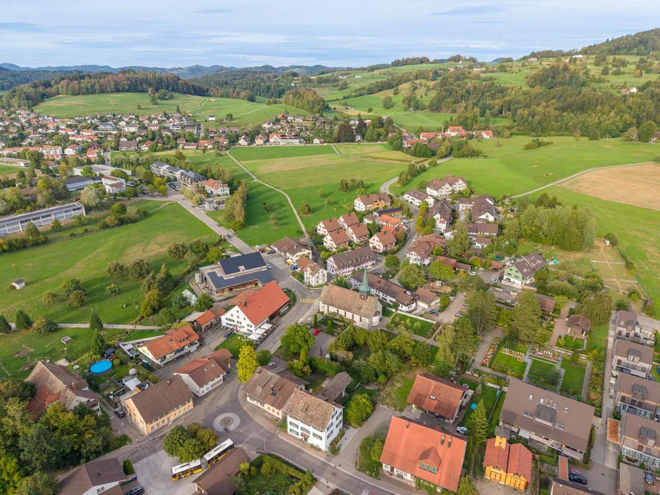 SONNIGE 4.5-ZIMMER-WOHNUNG MIT WEITBLICK INS GRÜNE – Foto 17 von 25