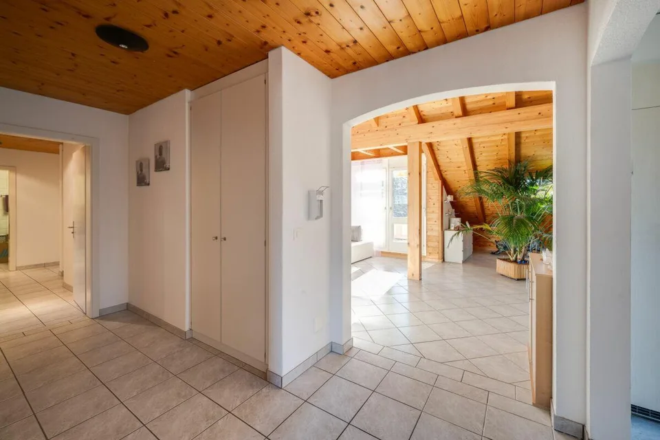 5.5-Zimmer-Wohnung in charmanten Mehrfamilienhaus direkt am Lyssbach – Foto 4 von 14