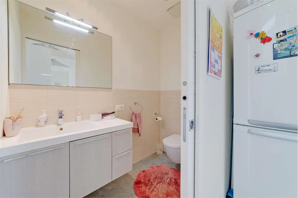 CASLANO - PALAZZINA INDIPENDENTE A DUE PASSI DAL LAGO – photo 4 sur 13