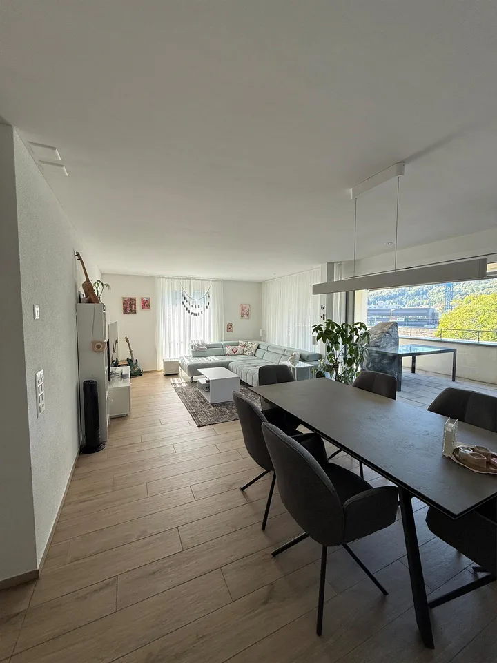Moderne 3.5-Zimmerwohnung in der nähe des Bahnhofs