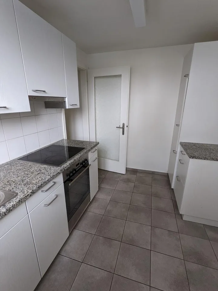 3-Zimmer Dach-Whg an ruhiger Wohnlage im Grünen in Riehen