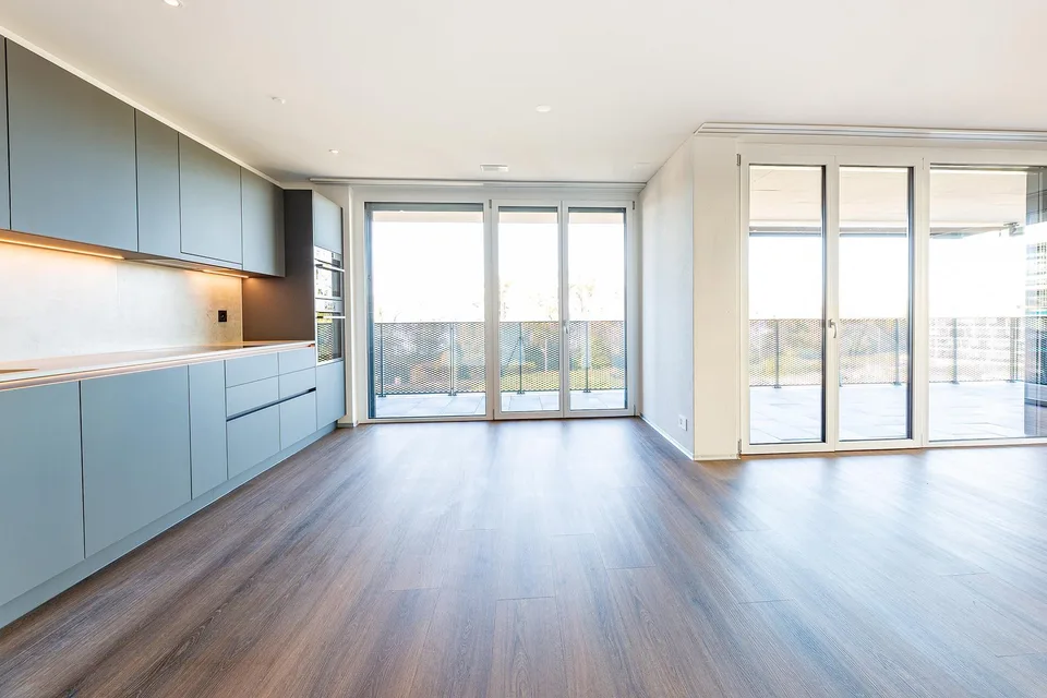 Moderne 4.5-Zimmer-Wohnung mit grossem Balkon und schöner Aussicht