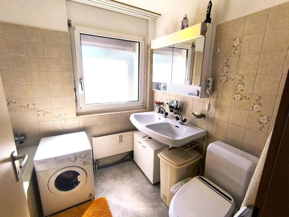 Helle, grosszügige 3.5-Zimmer-Wohnung mit Balkon an Top-Lage