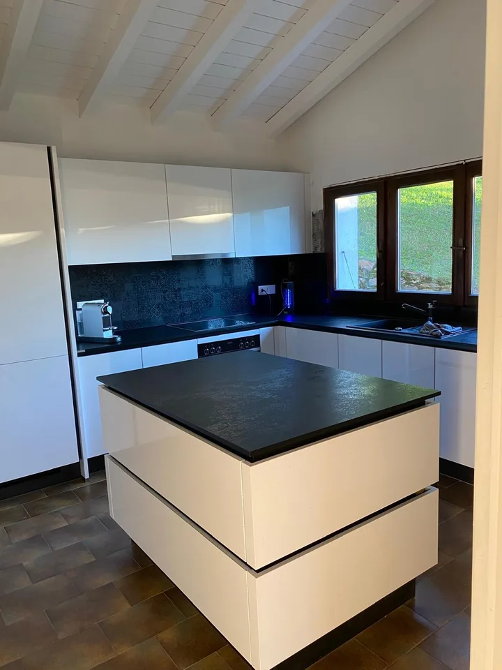 5,5-Zimmer-Ferienhaus in Sant’Antonino, Tessin