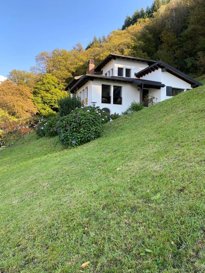 5,5-Zimmer-Ferienhaus in Sant’Antonino, Tessin