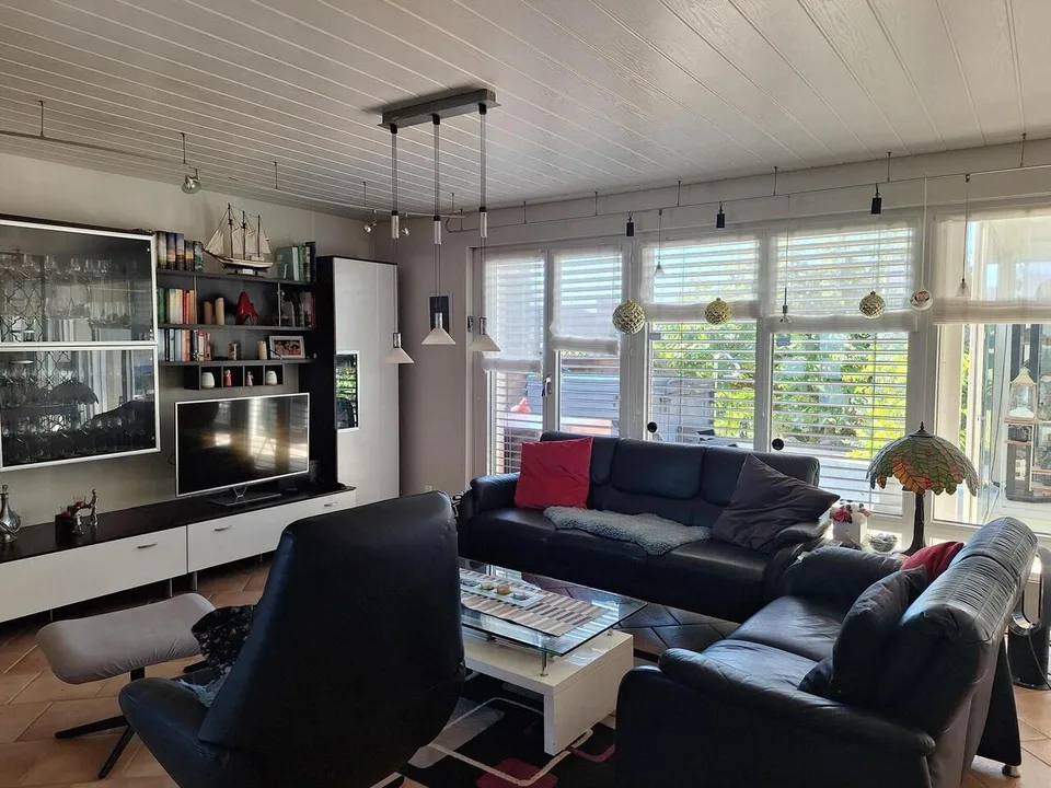 Charmantes Einfamilienhaus mit Garten an sonniger Wohn-/Aussichtslage