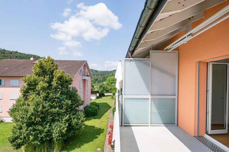 Traumhafte 3-ZWG in bester Lage mit Balkon ins Grüne