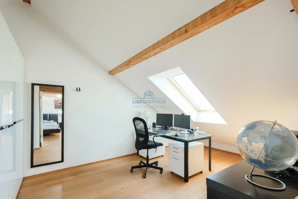 Wohnen mit Weitblick – Grosszügige Maisonette-Dachwohnung in Basel – foto 11 di 13