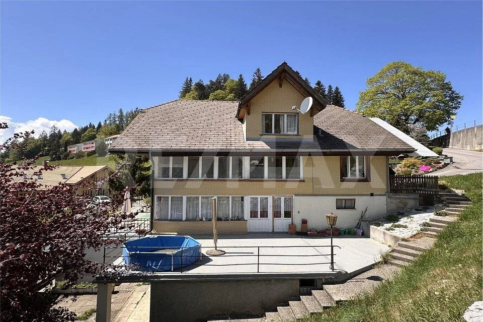 4-Familienhaus an ruhiger, sonniger Lage mit Weitsicht - Renditeobjekt – foto 4 di 13