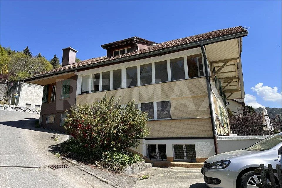 4-Familienhaus an ruhiger, sonniger Lage mit Weitsicht - Renditeobjekt – foto 6 di 13