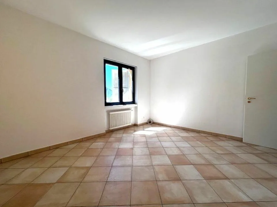 LUMINOSO E SPAZIOSO APPARTAMENTO DI 4.5 LOCALI COMPLETAMENTE RISTRU... – foto 20 di 30