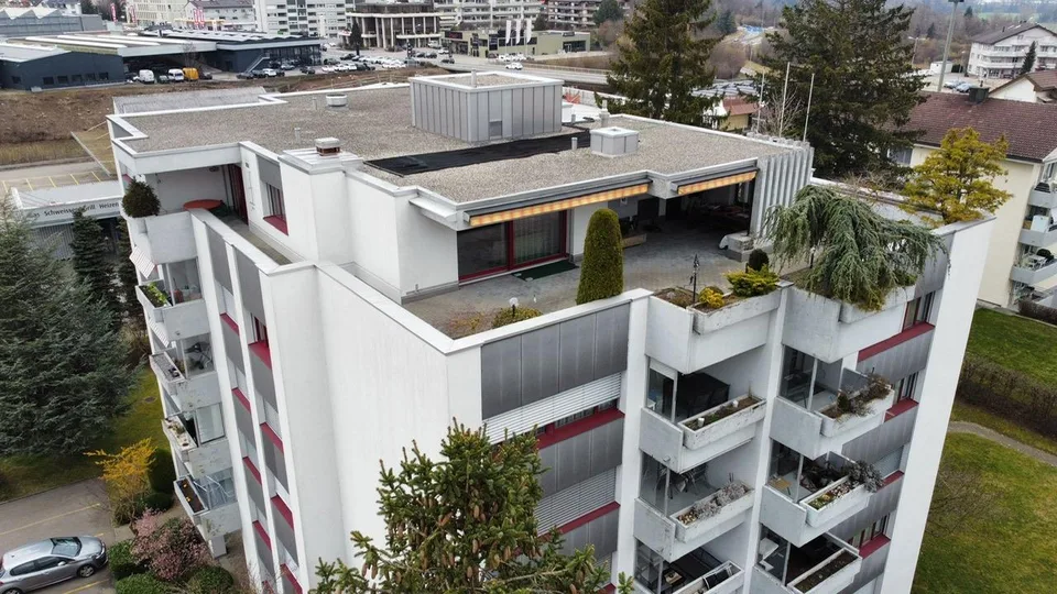 Attikawohnung mit grosser Terrasse – Foto 4 von 15