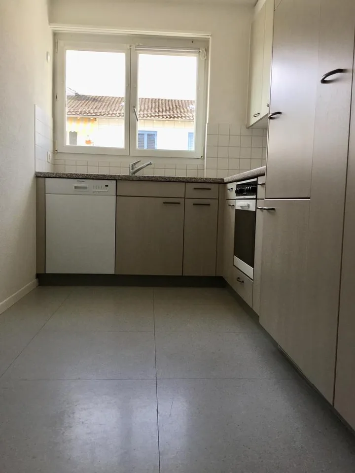 Appartamento affascinante con balcone cerca nuovi inquilini ...