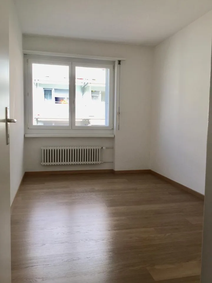 Appartamento affascinante con balcone cerca nuovi inquilini ...