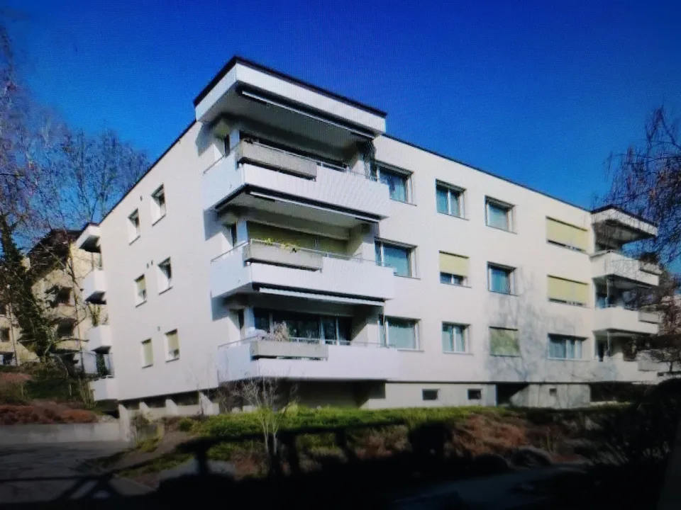 helle 3,5 Zi-Wohnung mit Garten, inkl. Parkplatz – Foto 7 von 7