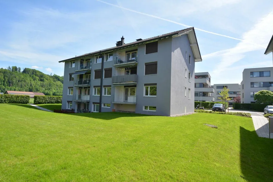 Familienfreundliche 4.5 Zimmerwohnung im Grünen