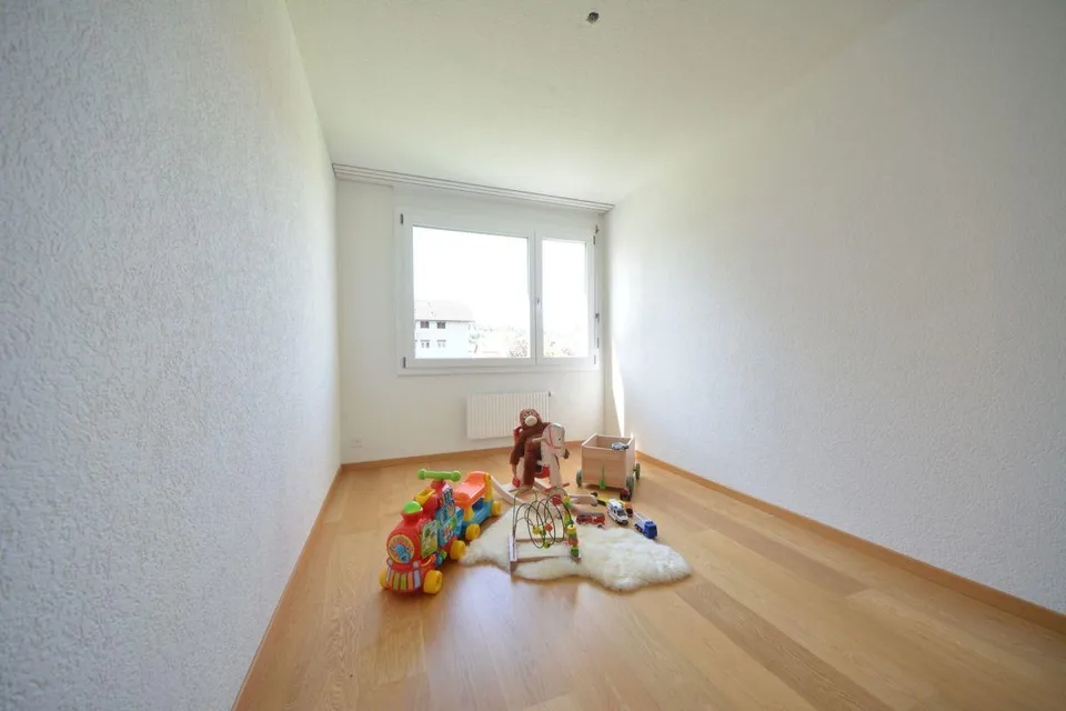 Familienfreundliche 4.5 Zimmerwohnung im Grünen