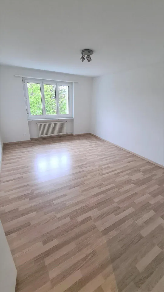 3.0 Zimmerwohnung mit Balkon